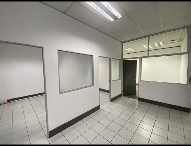411M² OFFICE TO LET IN CLAREMONT